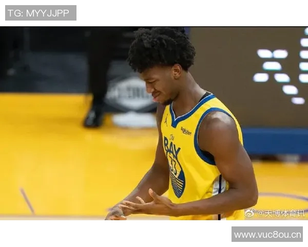 火箭队与勇士队激战正酣无插件直播全程呈现精彩瞬间 火箭队与勇士队激战正酣无插件直播全程呈现精彩瞬间