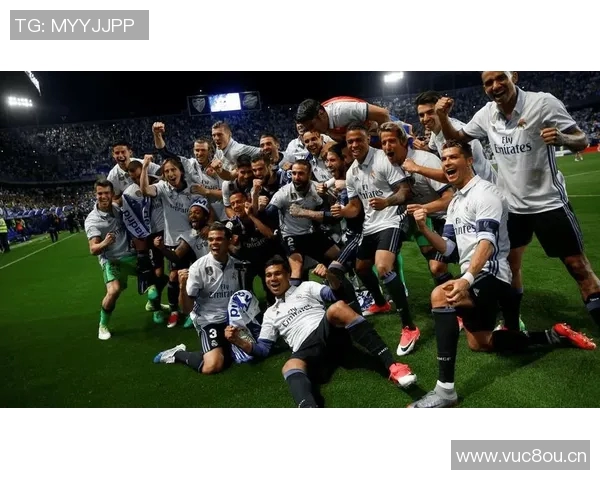 皇家马德里与德国国家队的巅峰对决精彩回顾与分析 皇家马德里与德国国家队的巅峰对决精彩回顾与分析